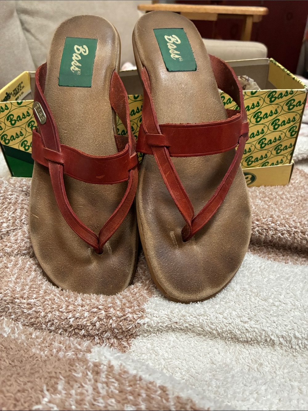 Bass Women's Red Leather Thong Sandals